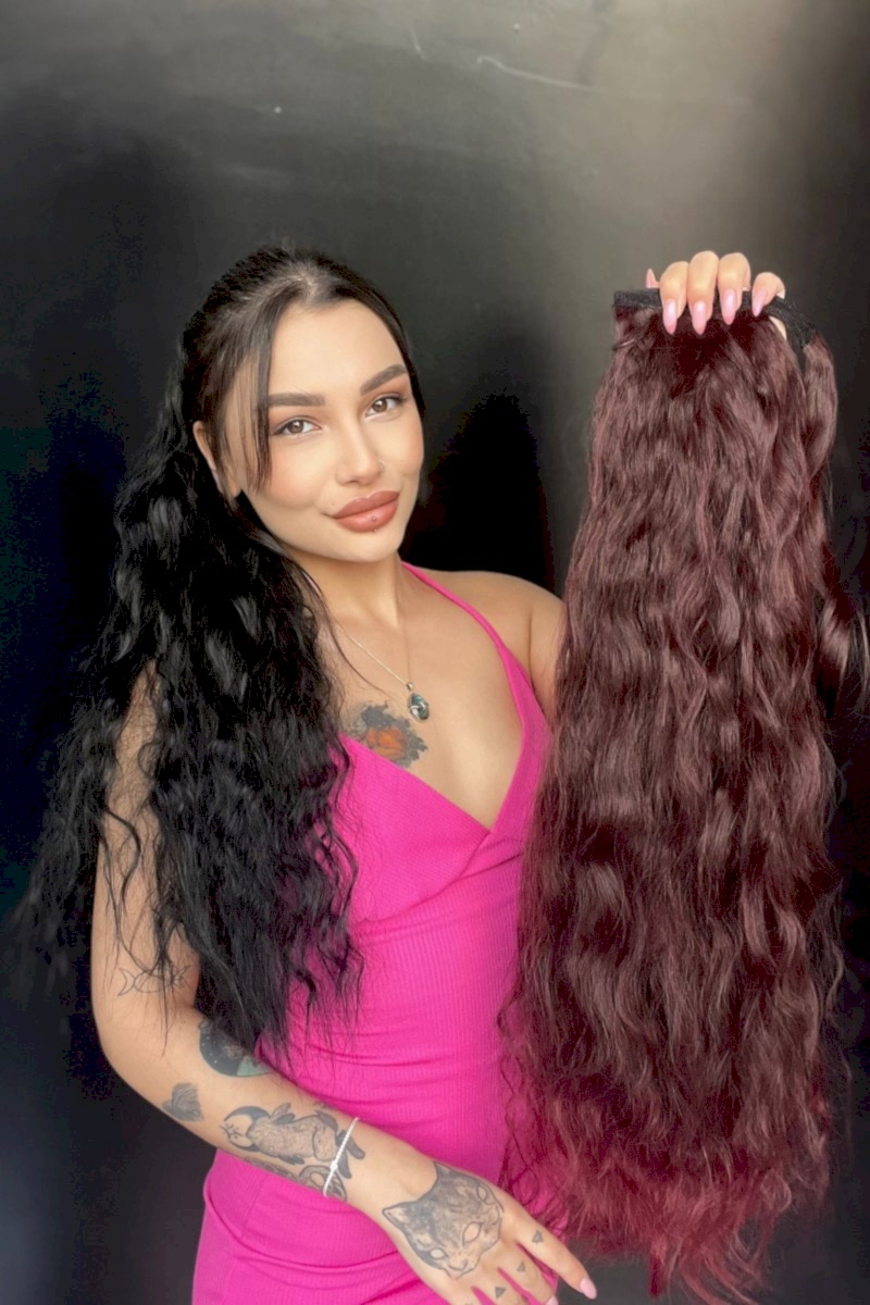 Afro Dalgalı Tak çık At kuyruğu uzun-Doğal görünümlü Koyu kızıl