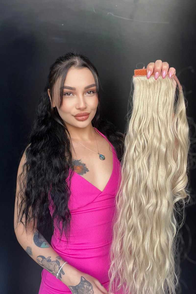 Afro Dalgalı Tak çık At kuyruğu uzun-Doğal görünümlü Soğuk Sarı