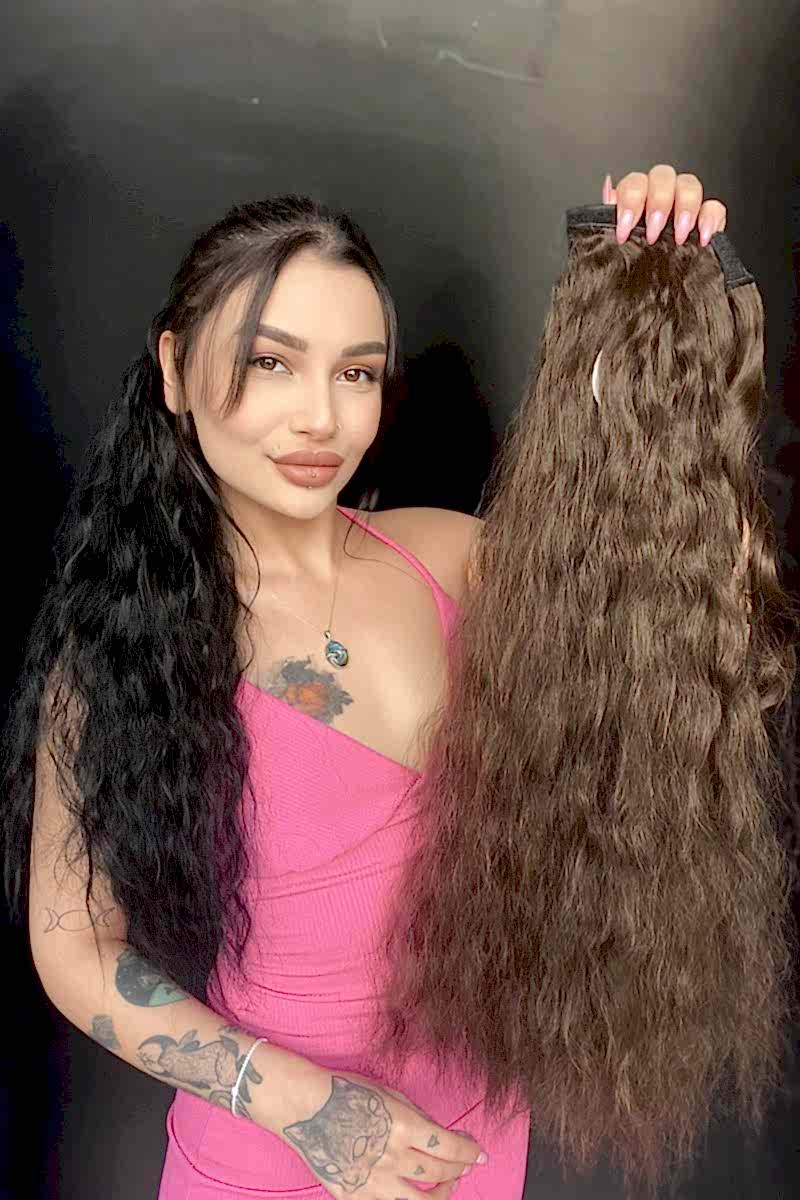 Afro Dalgalı Tak çık At kuyruğu uzun-Doğal görünümlü Koyu Kumral