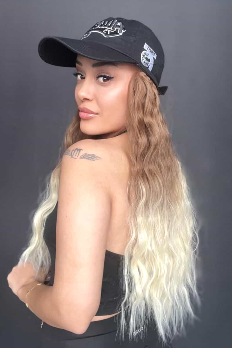 Şapkalı çıtçıt yarımay saç-Şapka içerisine saçlar dikilmiştir ve çok kullanışlıdır