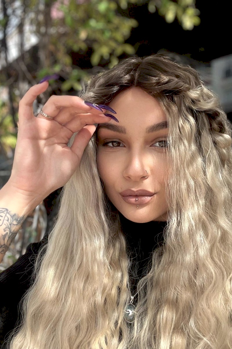 Baby ipek tabanlı Gerçek saç peruk Platin ombreli