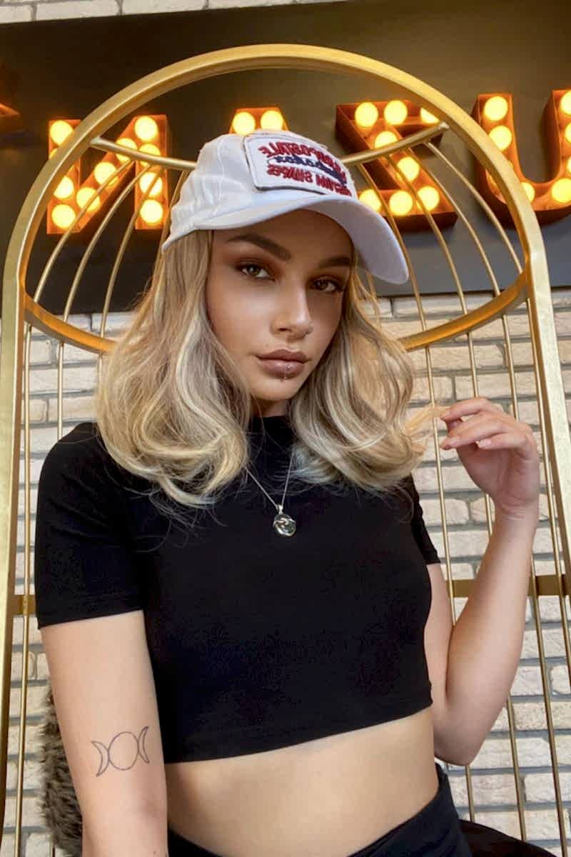 Şapkalı Peruk - Diana Röfleli